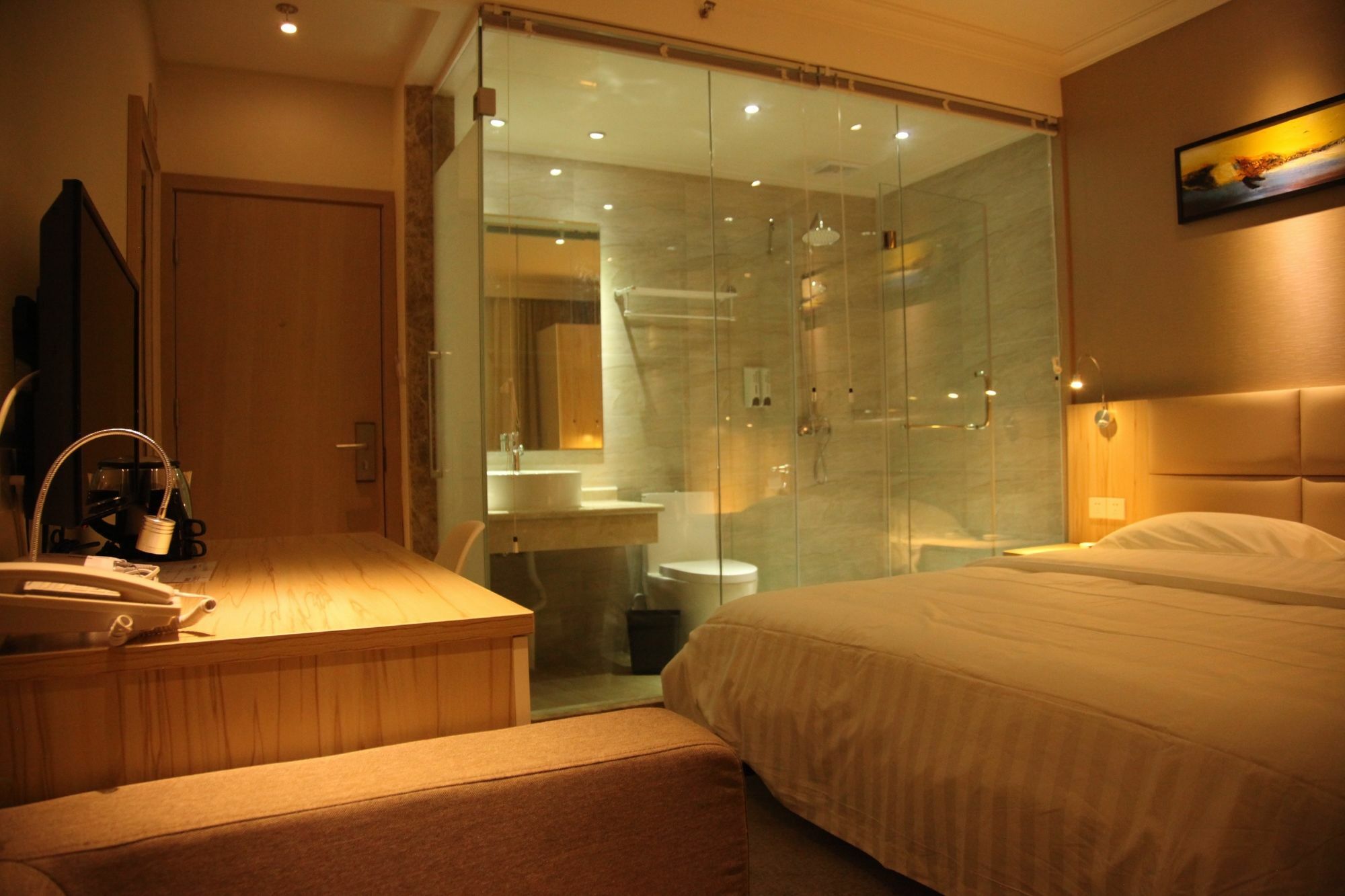 Hotel Fish East Nanjing Road 2*