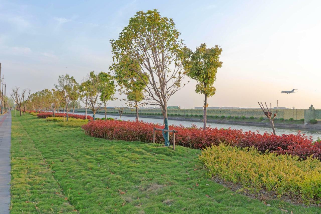 Echarm Hongqiao Hotel 2*