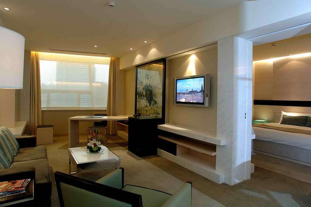 Regal East Hotel 4*