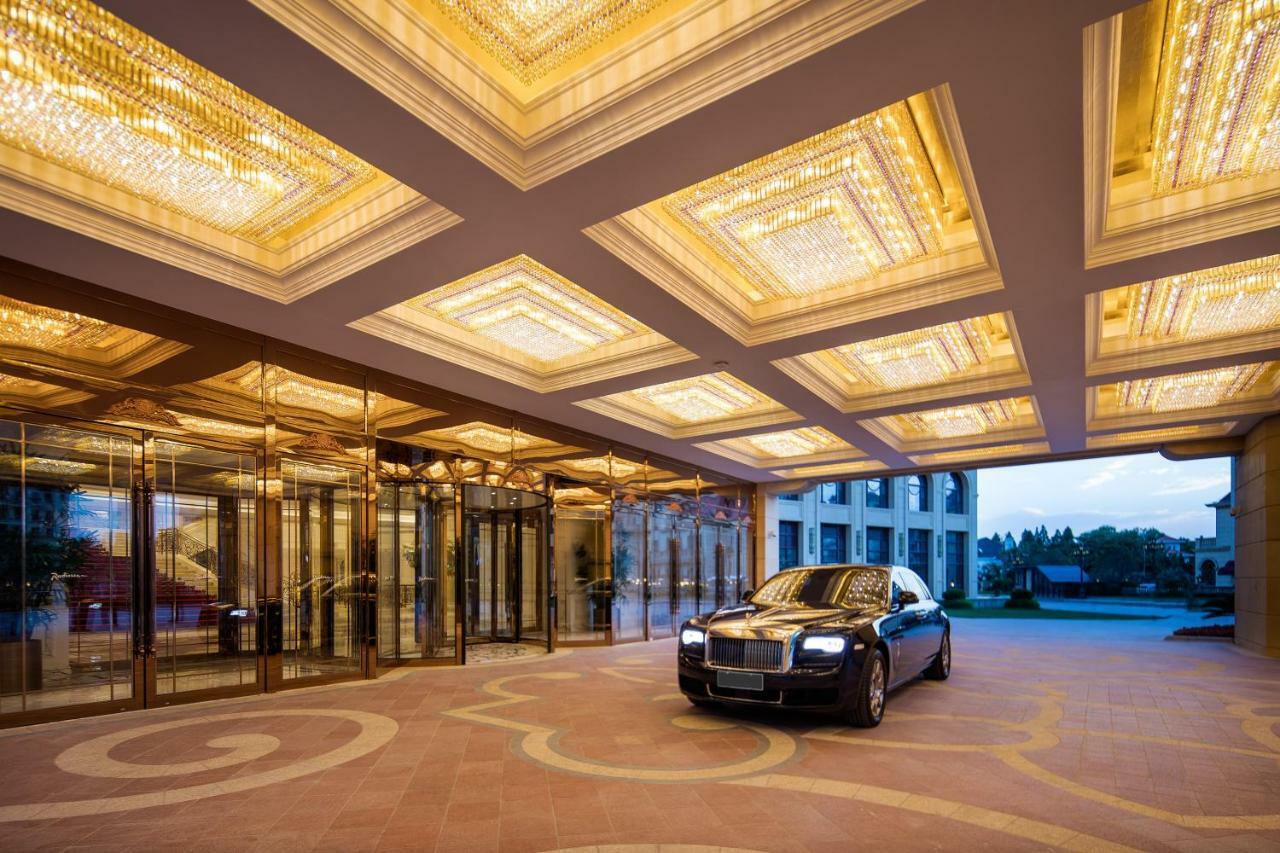 Radisson Blu Forest Manor Hongqiao - Near Necc