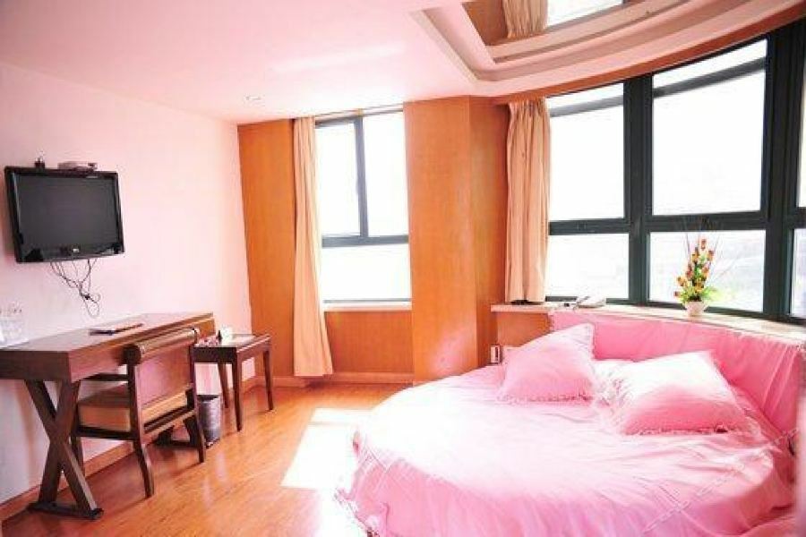 Yijiaren Hotel 3*
