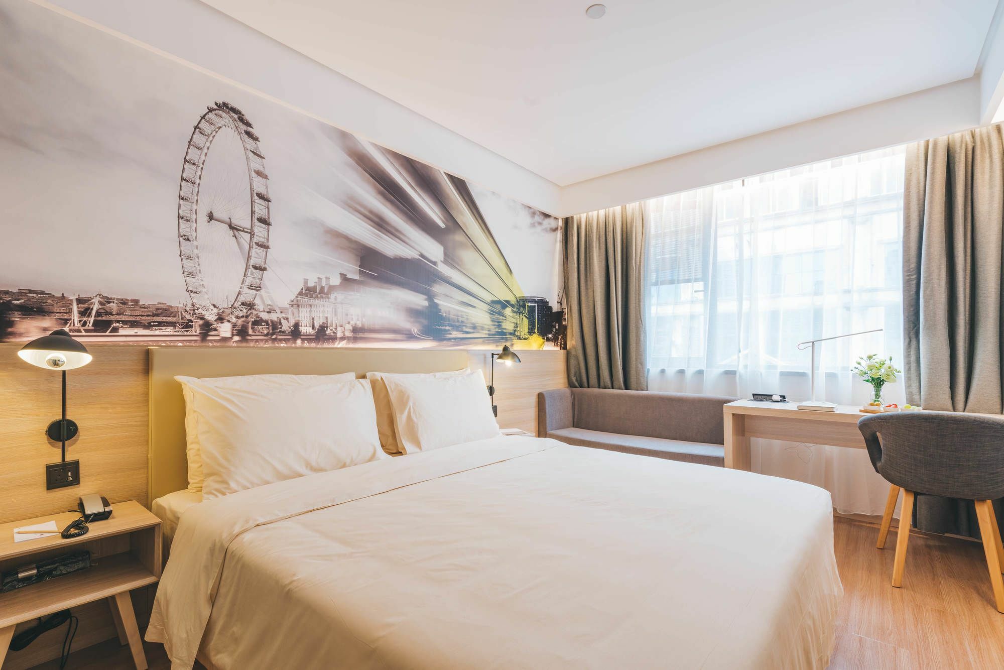 Atour Light On The Bund Otel 4*