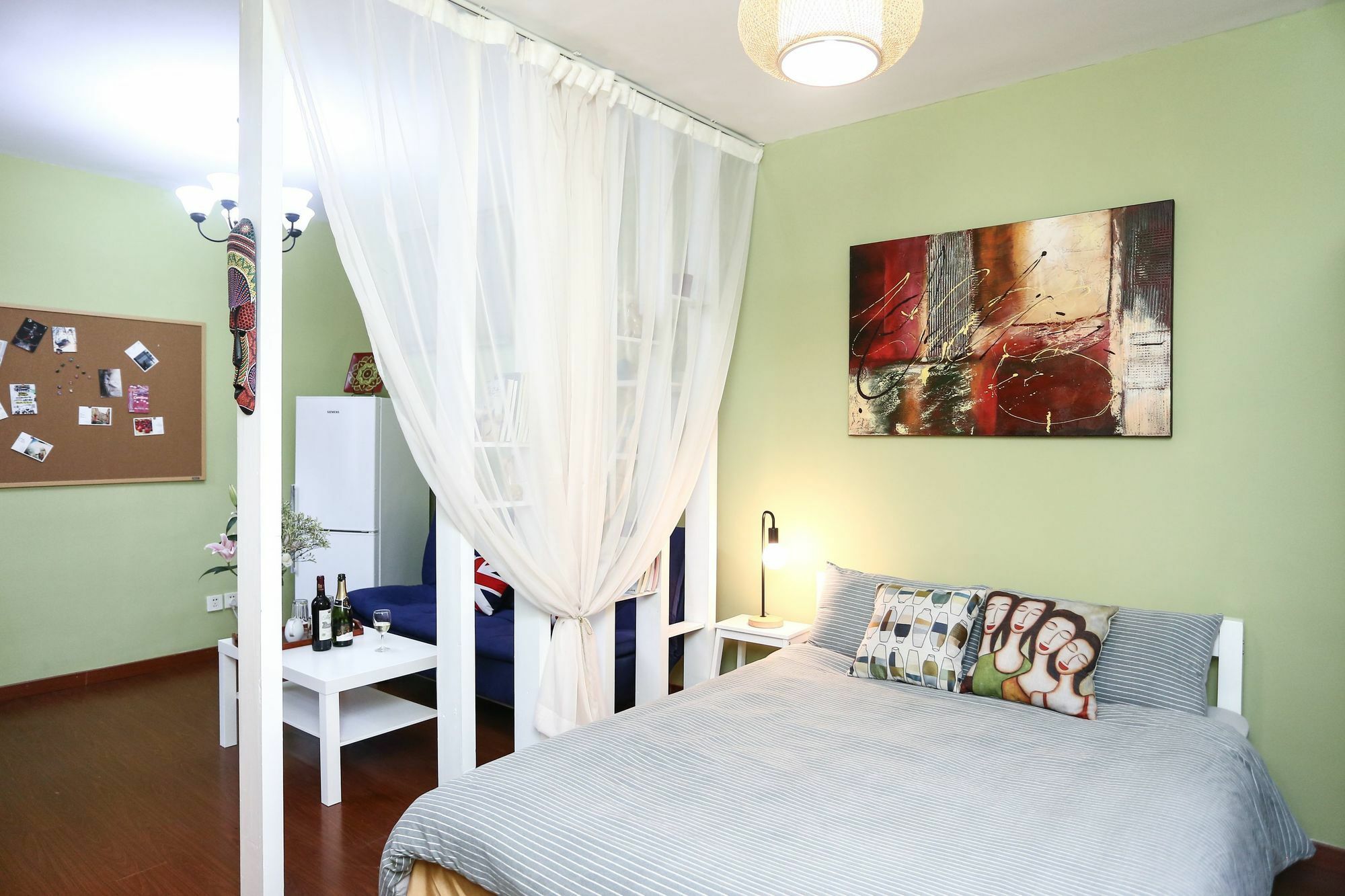 Sister's Jingan Temple Apartment *