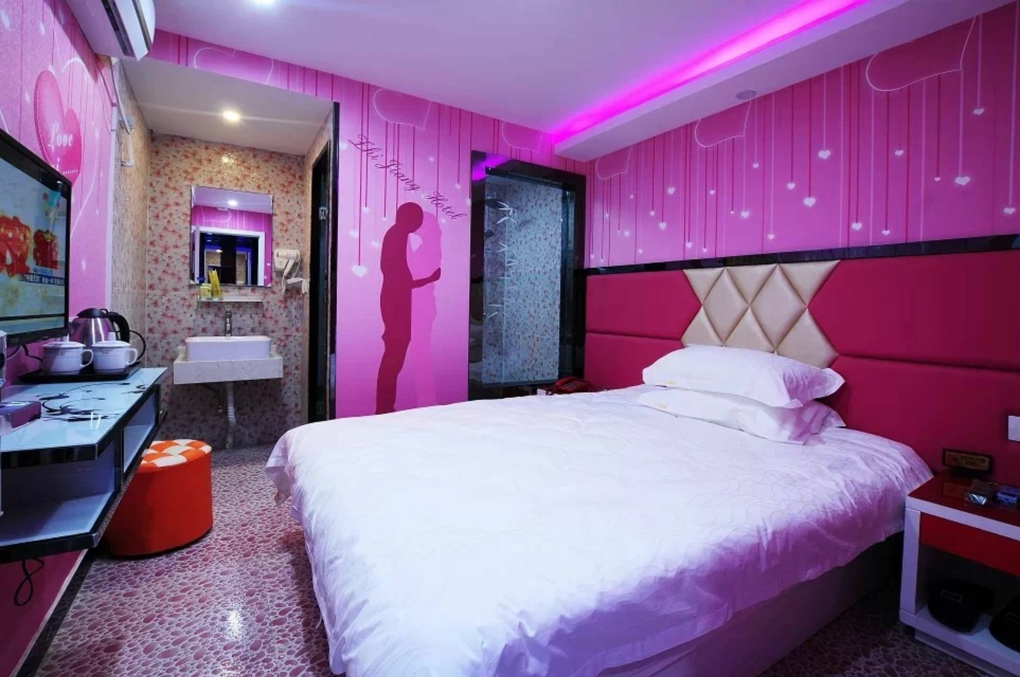 Hotel Zhijiang 2*