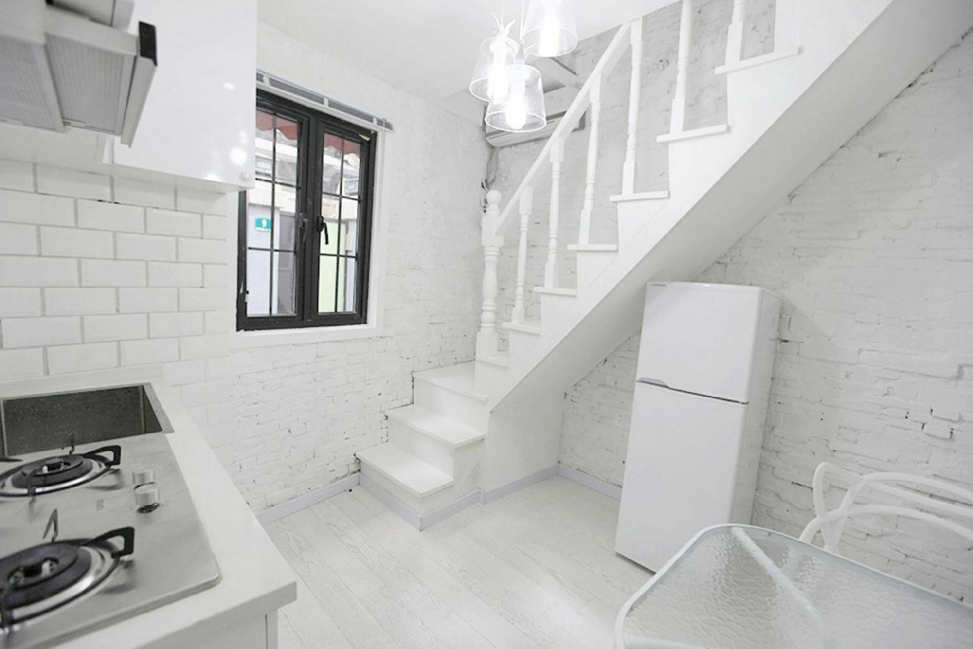 Obsessional Little White