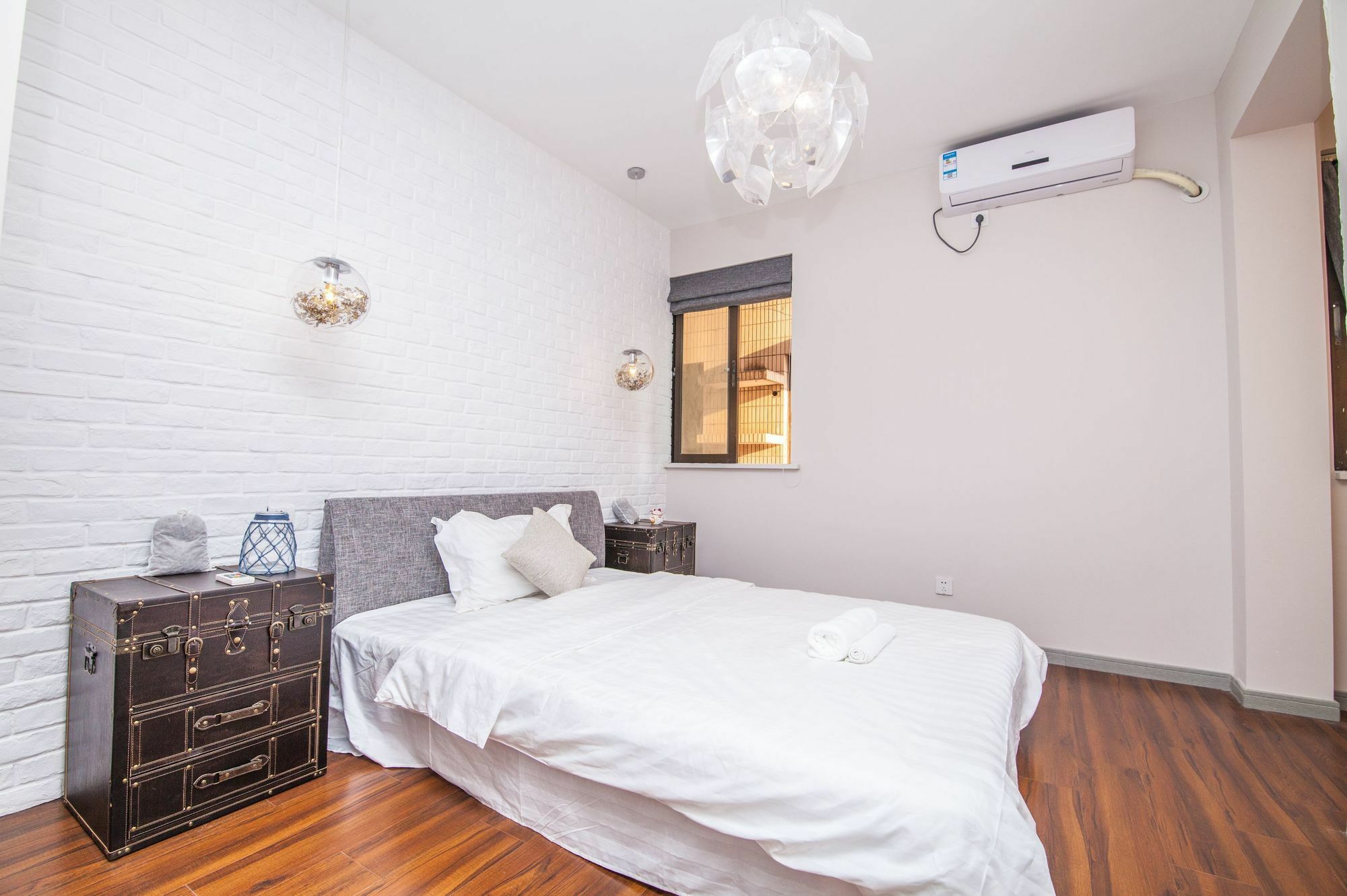 Starhome Xujiahui Branch Apartment