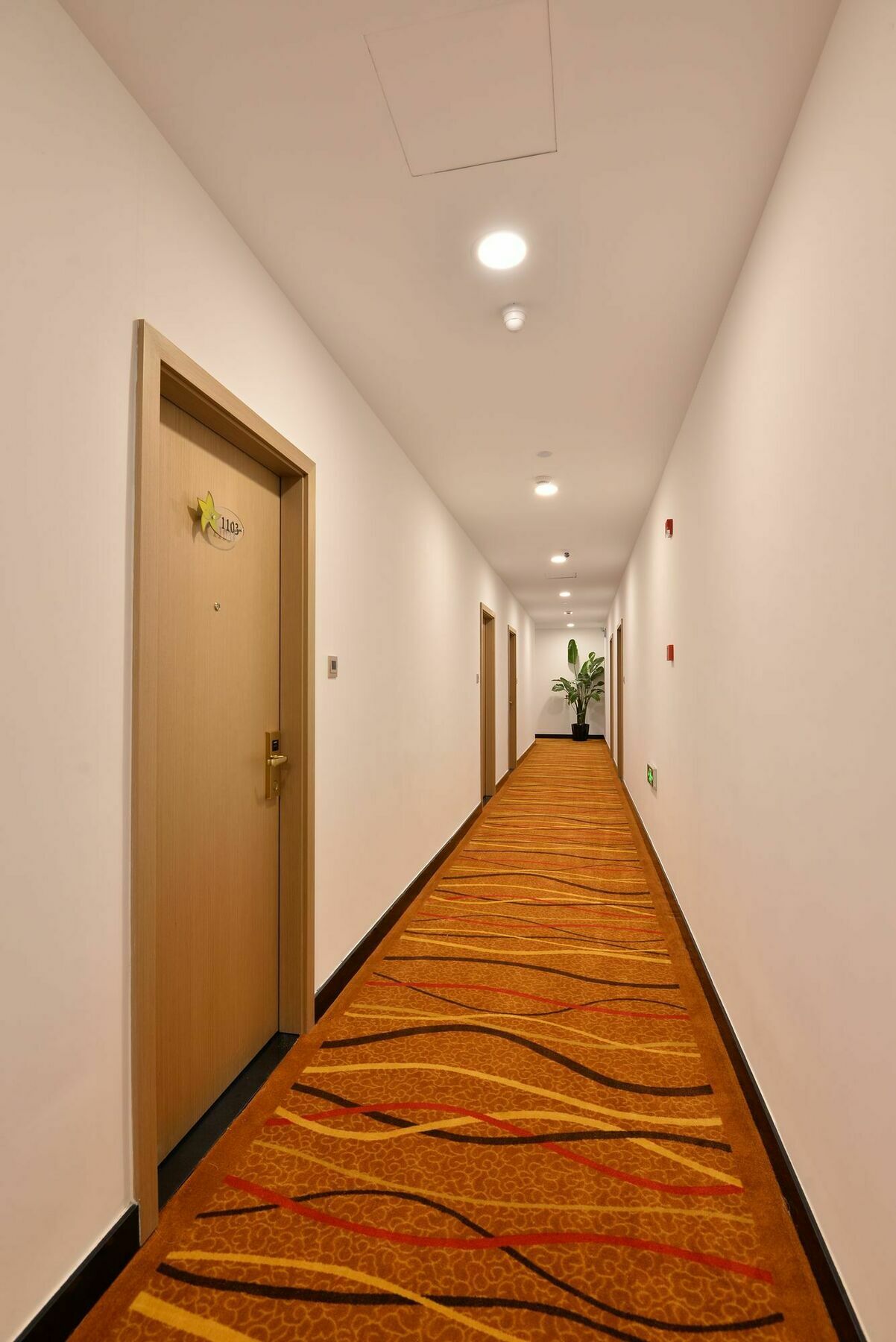 Joyful Yard Hotel-free Shuttle Bus To Pudong Airport And Disneyland 3* Shanghai