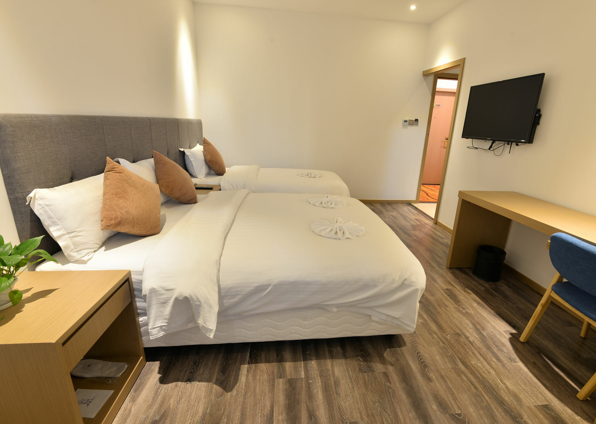Hotel Joyful Yard Hotel-free Shuttle Bus To Pudong Airport And Disneyland