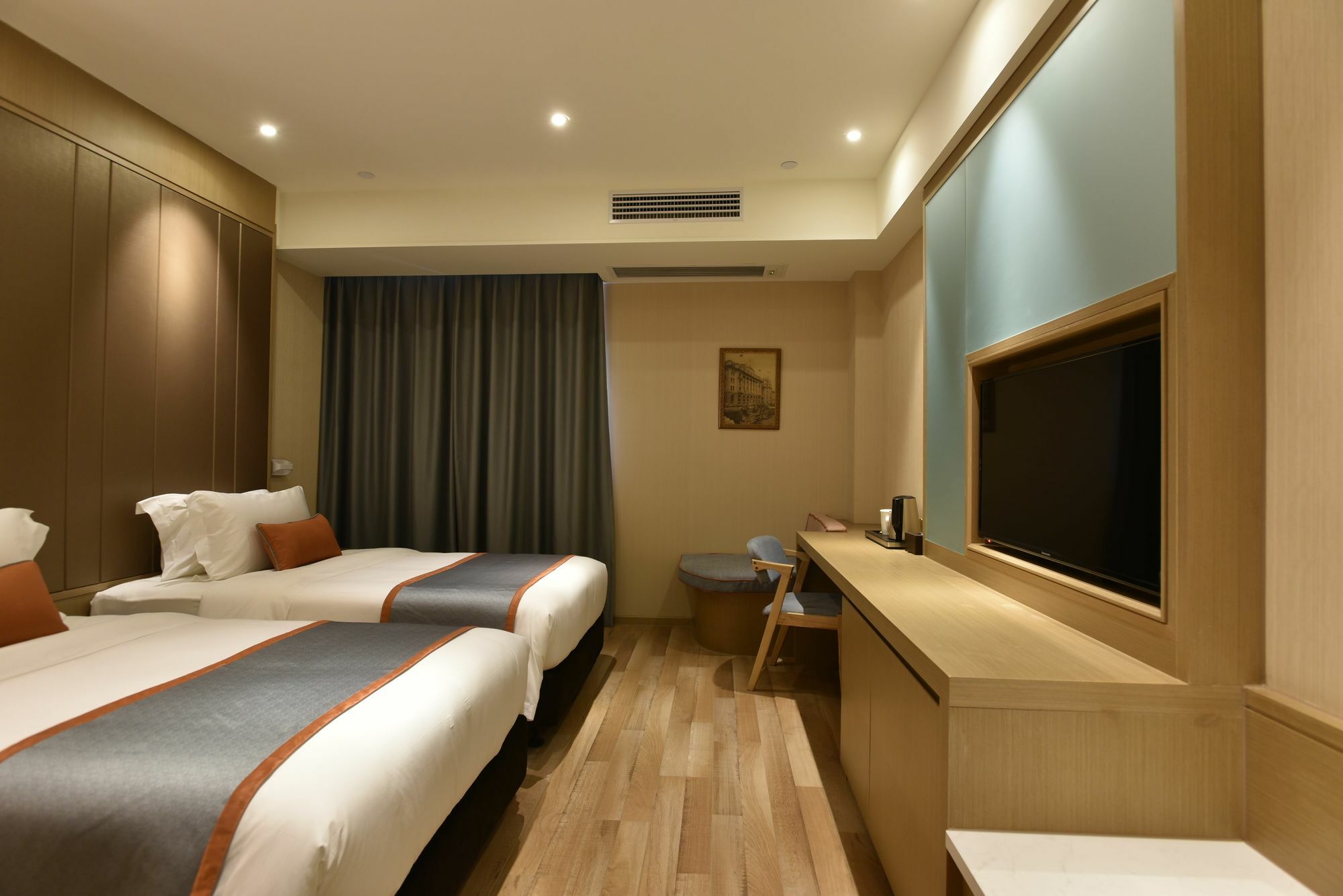 Shanghai-deco Hotel-free Shuttle Bus To Pudong Airport And Disneyland Hotel Shanghai
