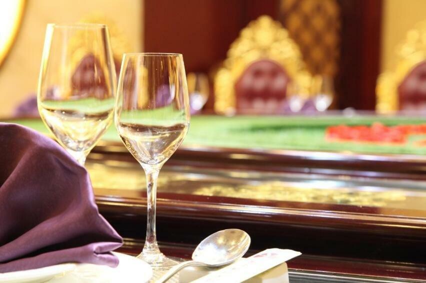 Mercure Hongqiao Airport Qixin Hotel 4*