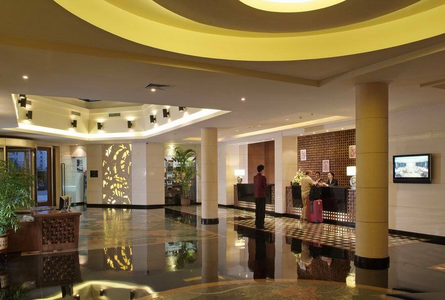 Grand Skylight Gardens Bai Se Road Hotel 4*