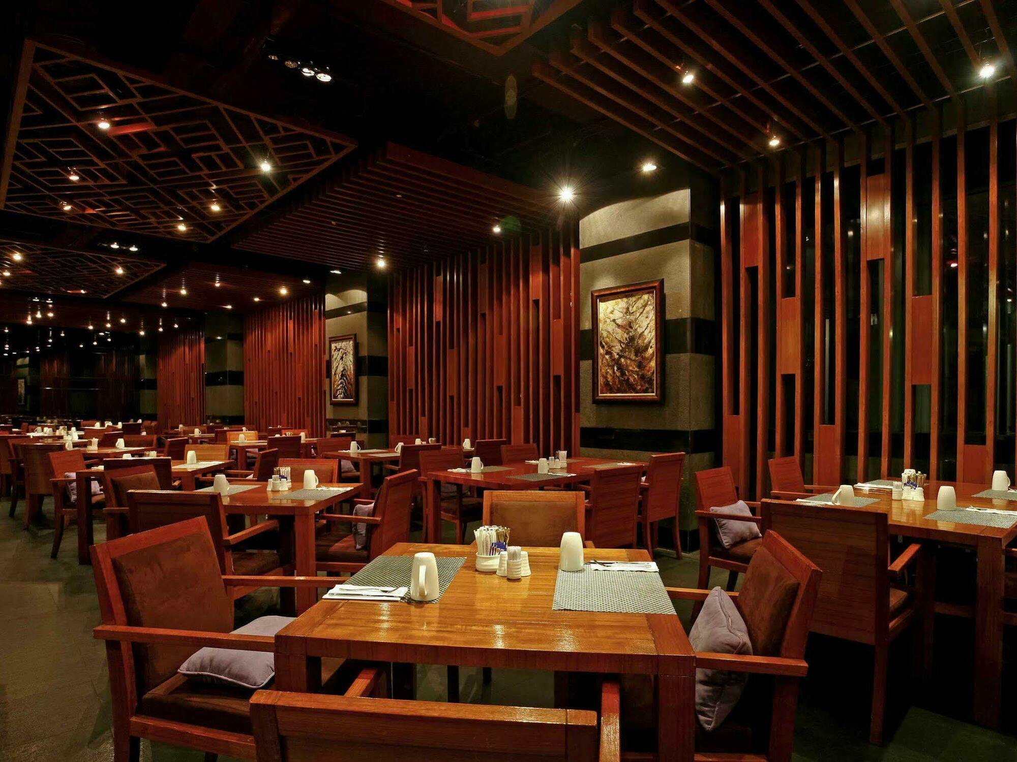 Grand Mercure Hongqiao Hotel 5*