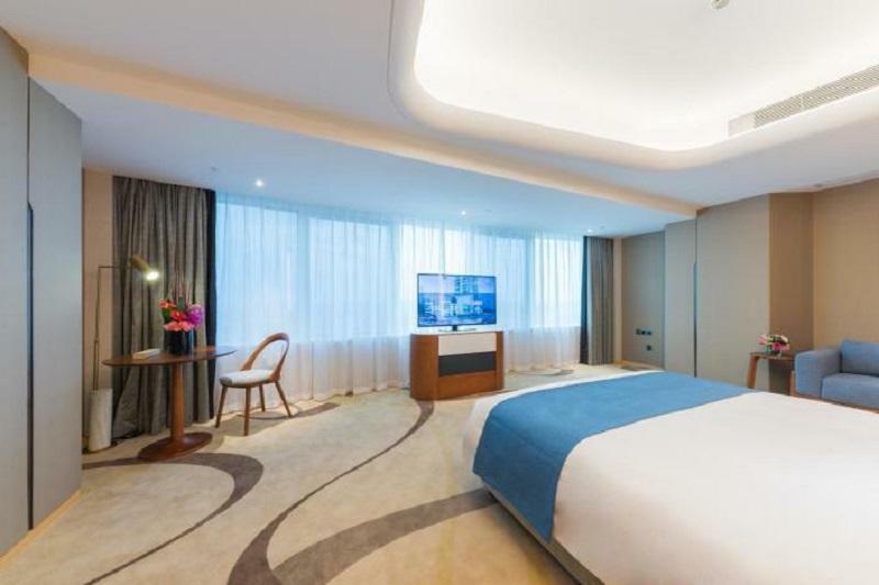 Howard Johnson Leonora Plaza 5*