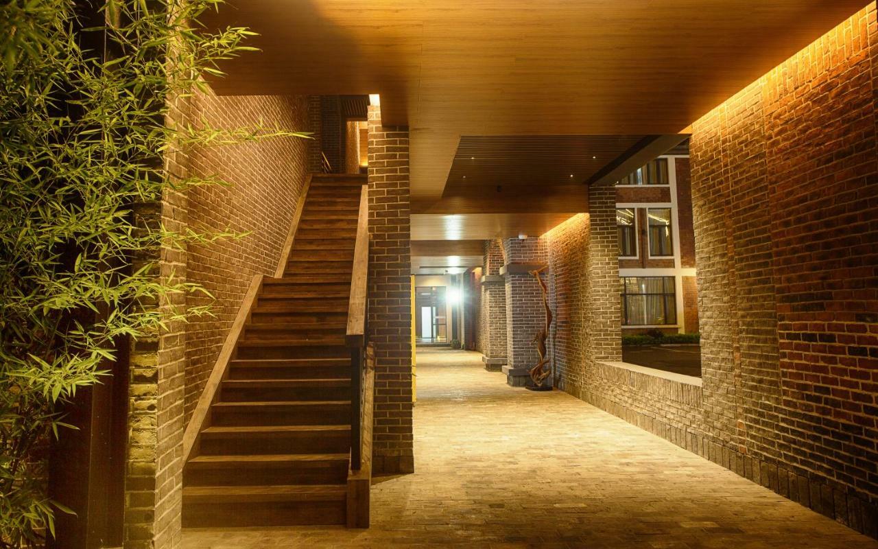 Hotel Lin Yin Art Shanghai（pudong Airport） 4*