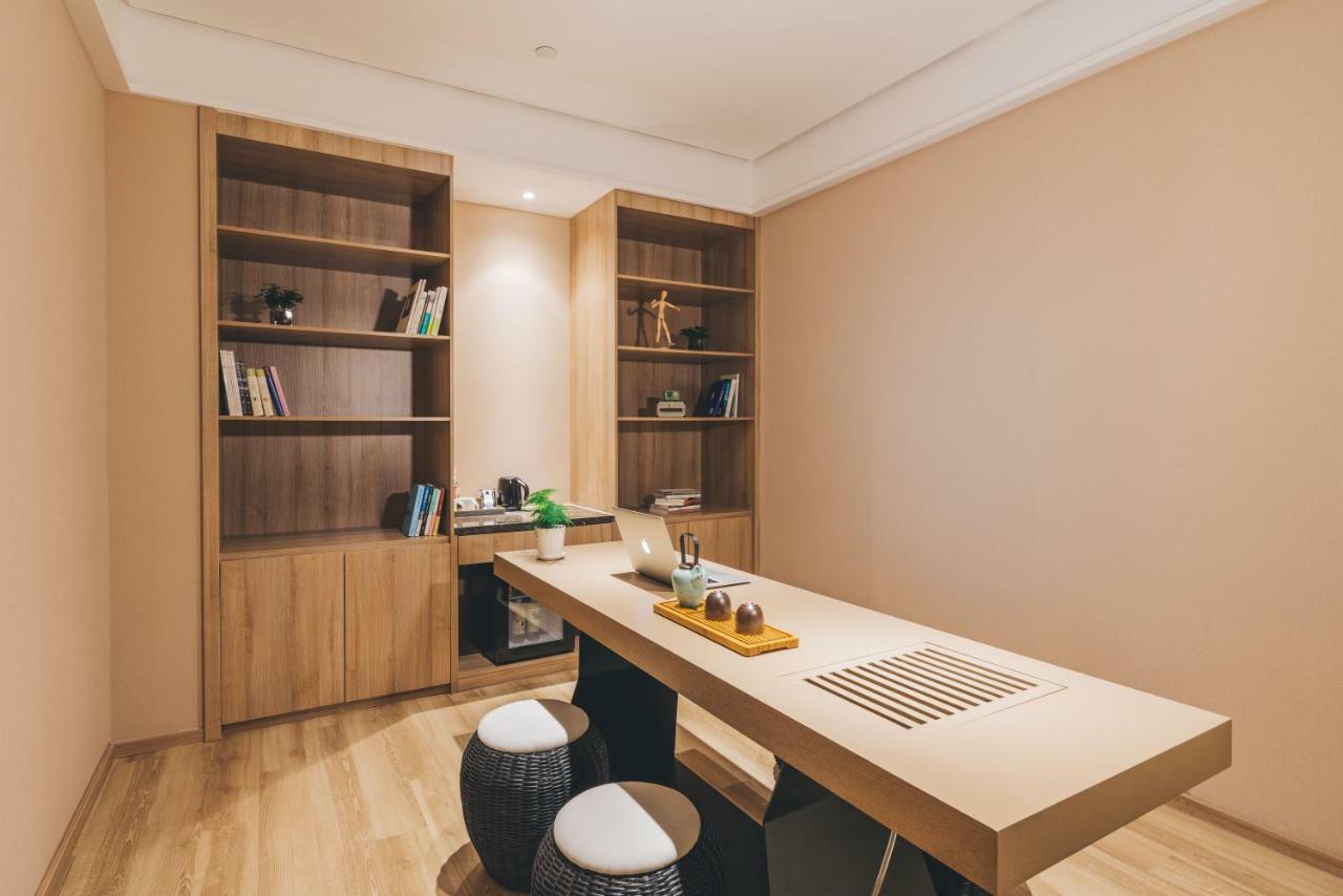 Otel Atour