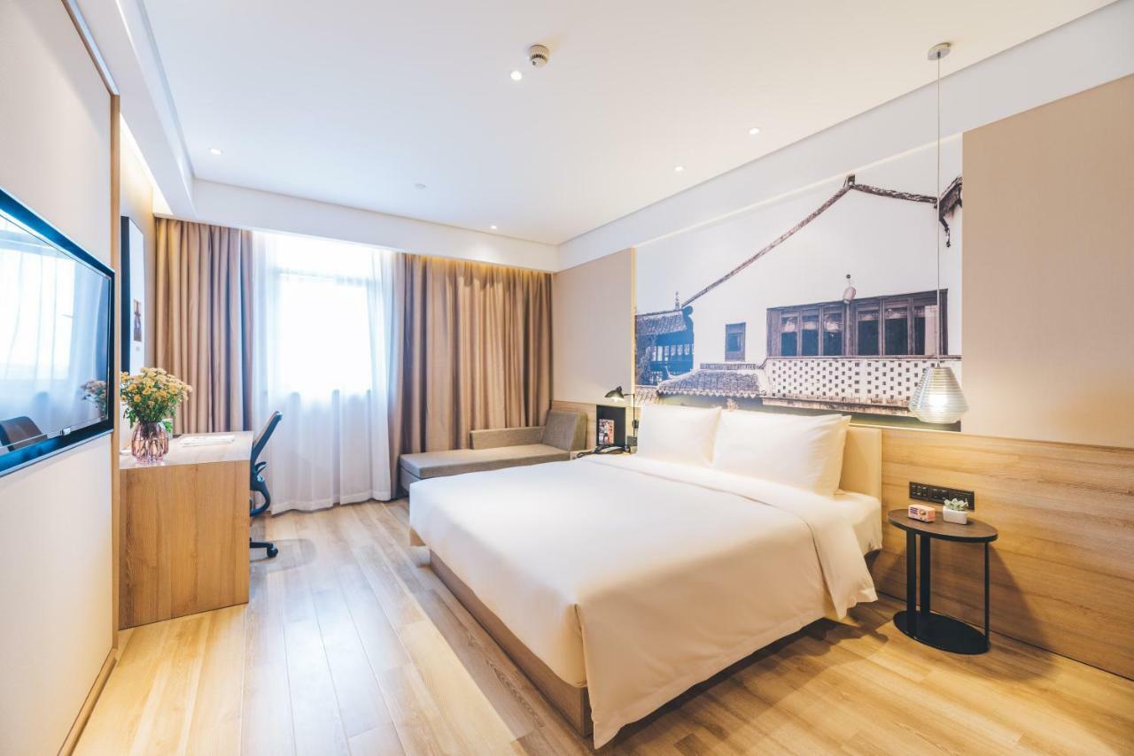 Otel Atour