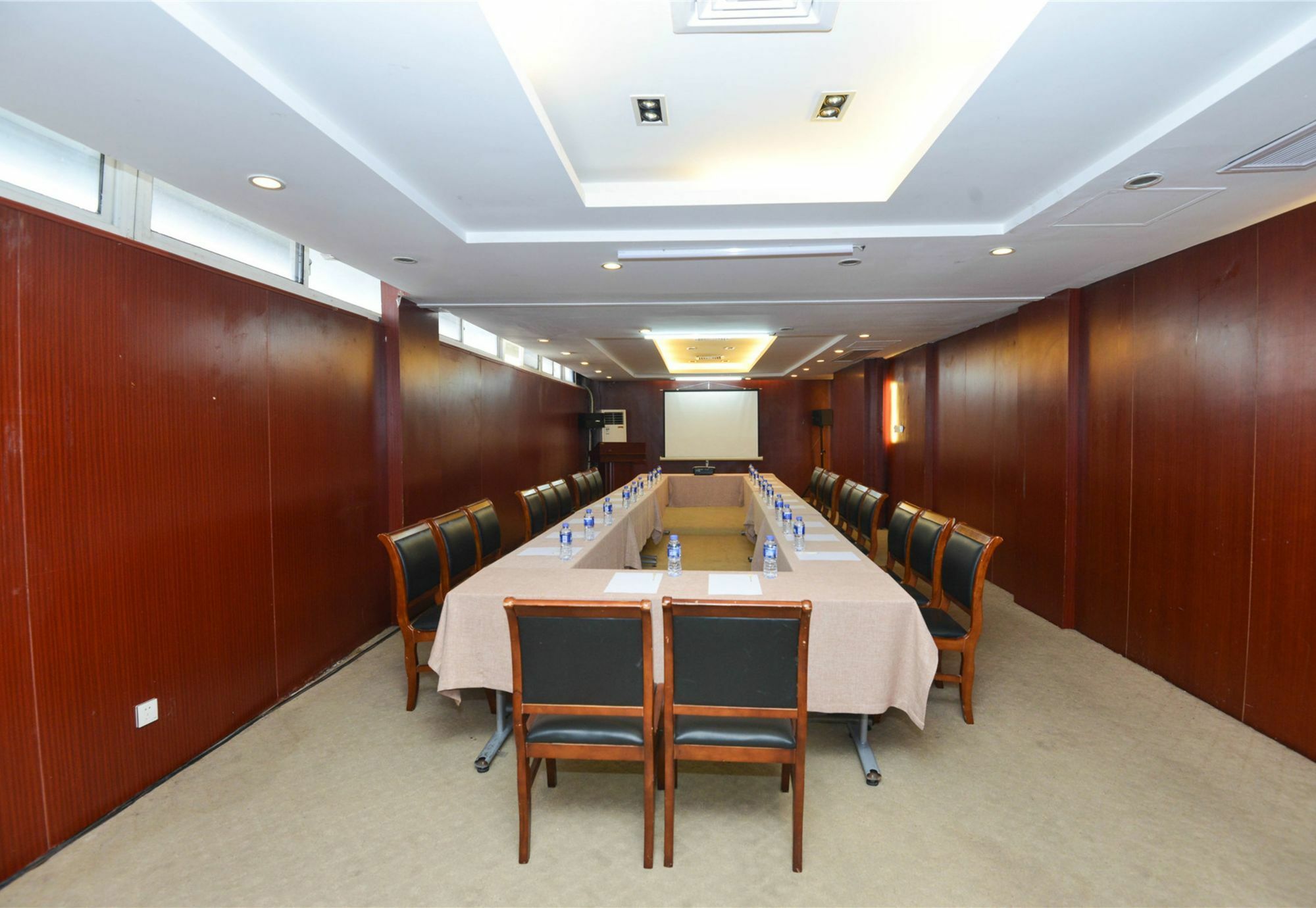Vienna International - World Expo Garden Otel Şanghay