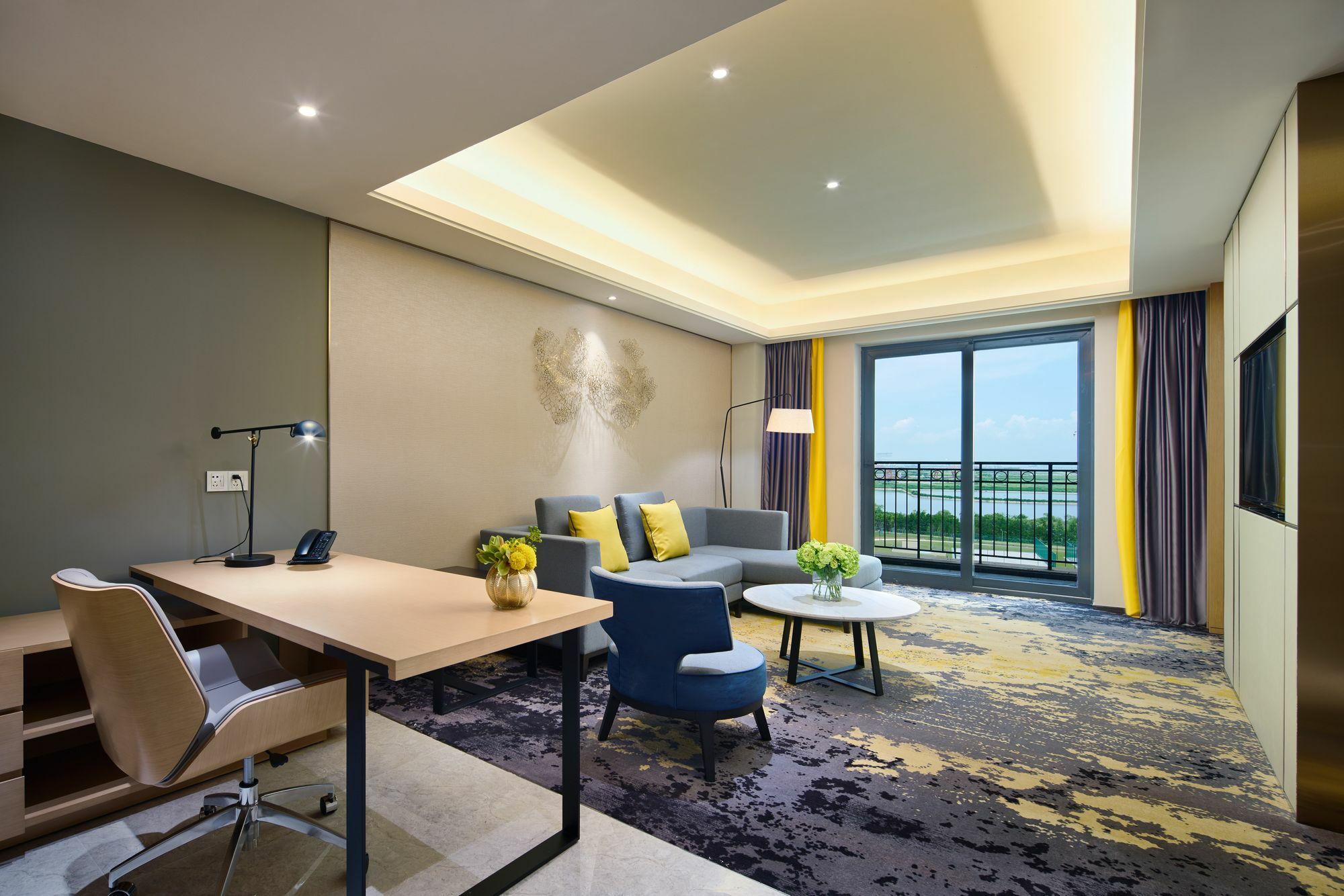 Hotel The Qube Sanjiagang - Offer Pudong International Airport And Shuttle 5*