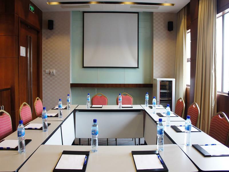 Holiday Express Jinqiao Central By Ihg Hotel