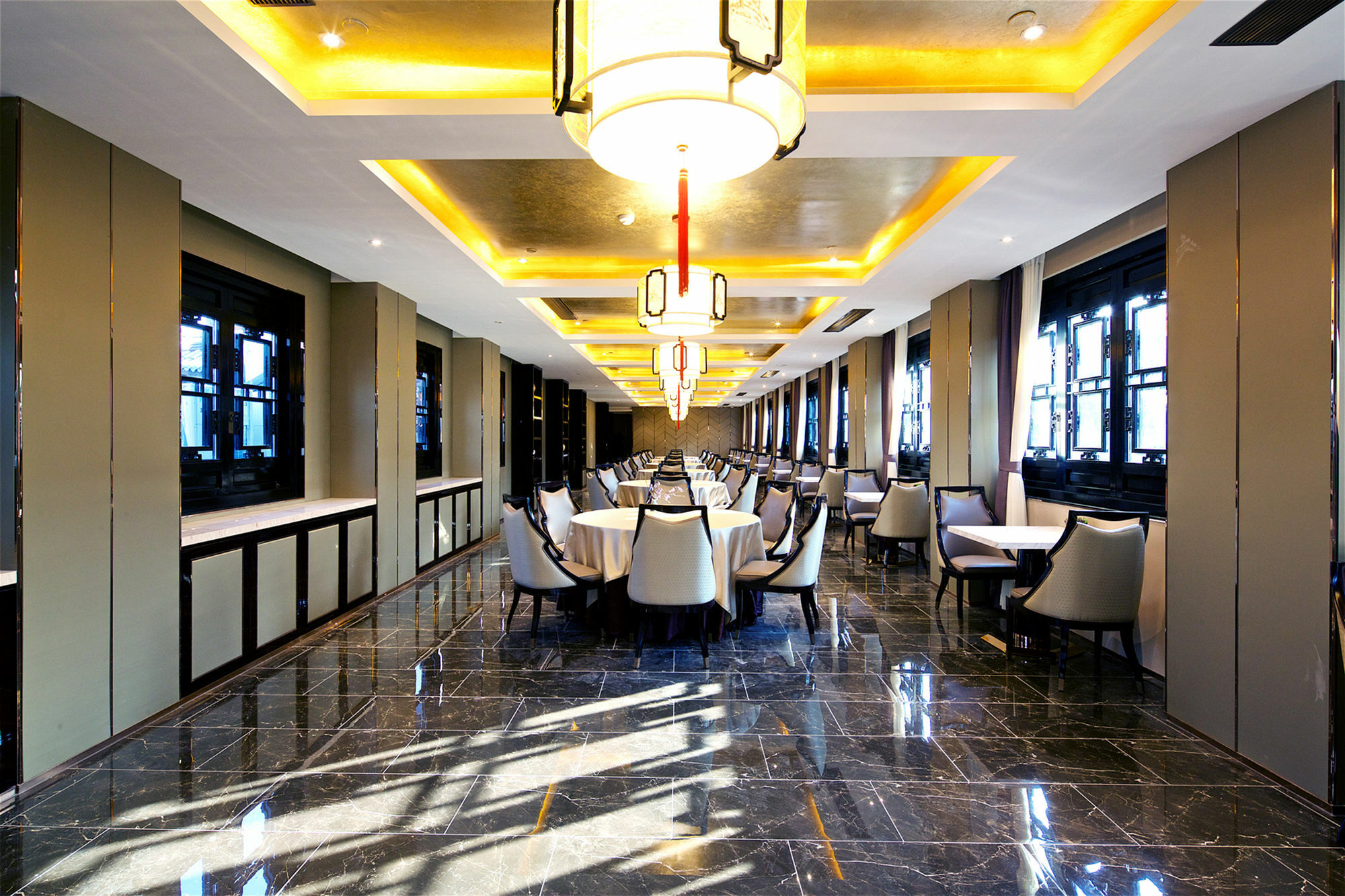 Royal Garden Shanghai-free Shuttle To And From & Pvg & Close Metro Line2 Easy To Sha New Expo 5*