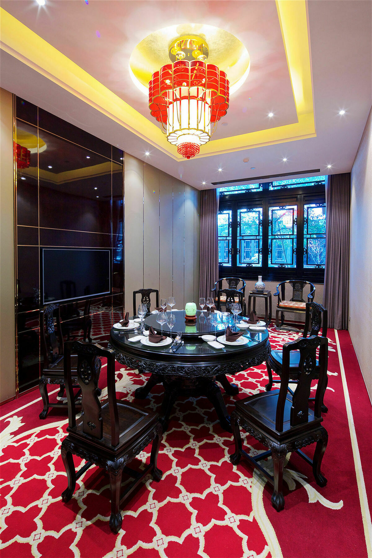 Hotel Royal Garden Shanghai-free Shuttle To And From & Pvg & Close Metro Line2 Easy To Sha New Expo 5*