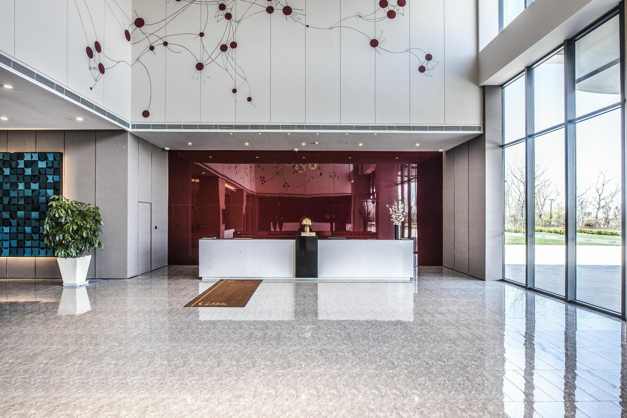 Q-box Sanjiagang -offer Pudong International Airport And Shuttle Shanghai