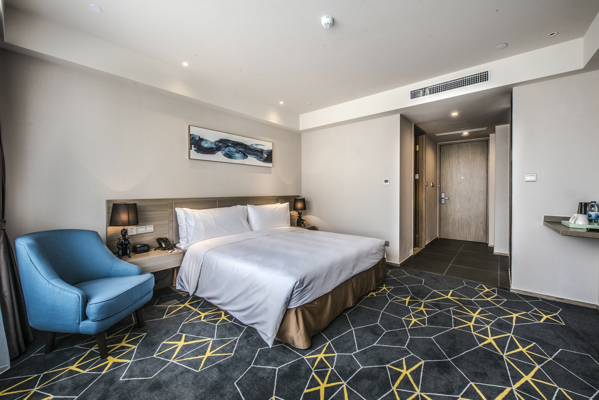 Q-box Sanjiagang -offer Pudong International Airport And Shuttle Hotel