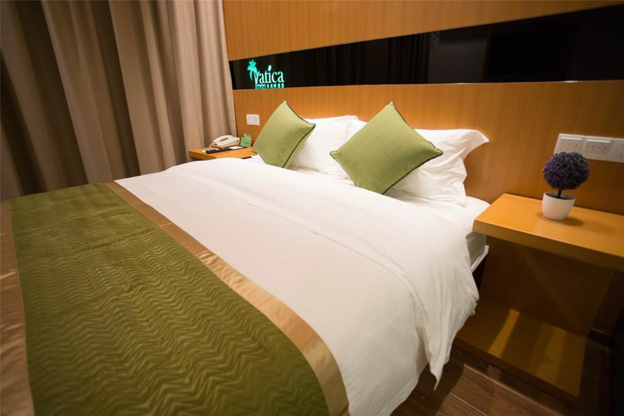 Vatica Pudong Airport Huaxia Hotel 3*