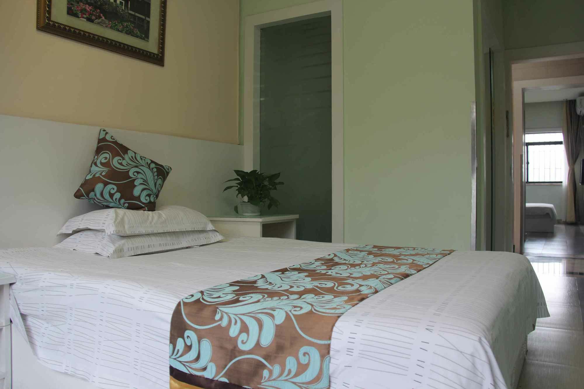 Blue House - Pudong International Airport Hotel