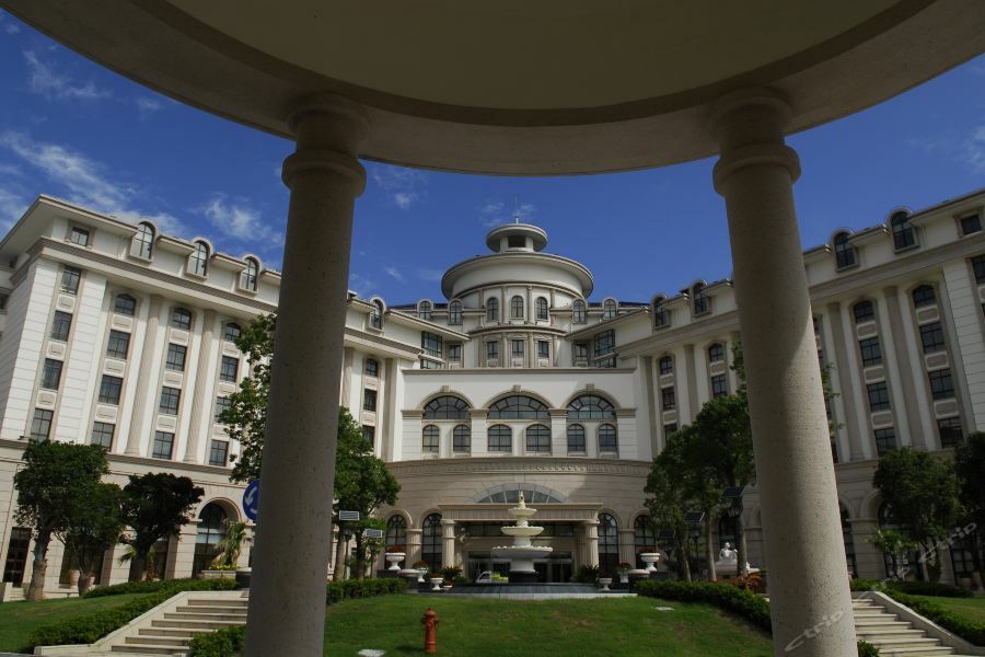 New Century Pudong Hotel