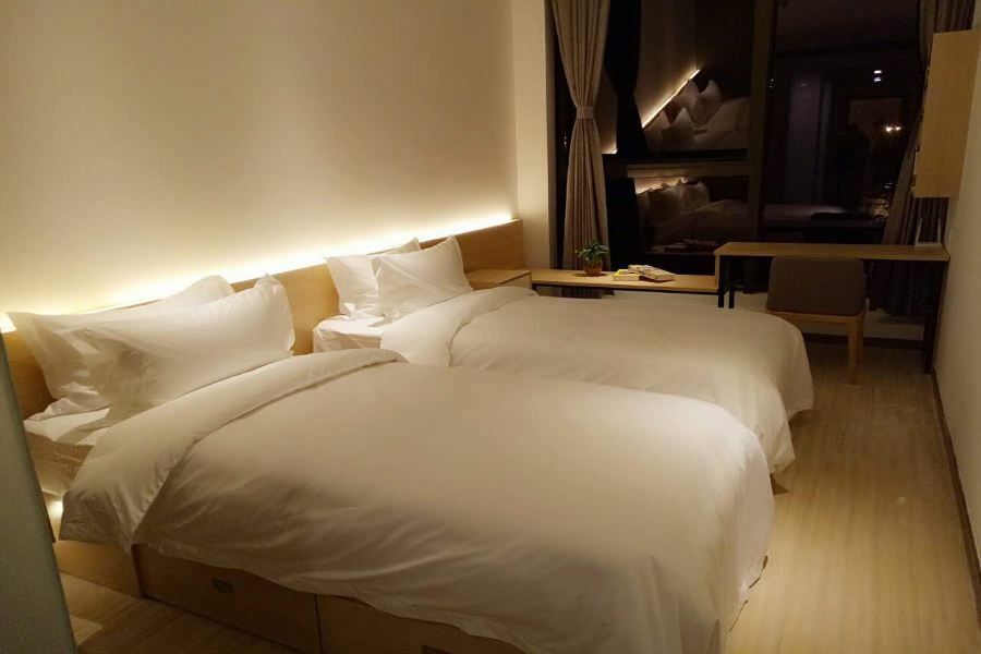 Berkesy Pujiang 4*