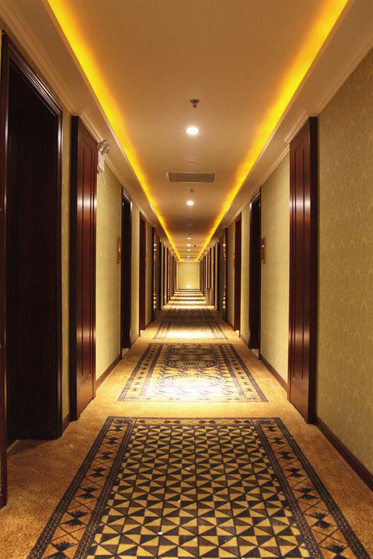 Vienna South Railway Station And Everbright Hotel 3*