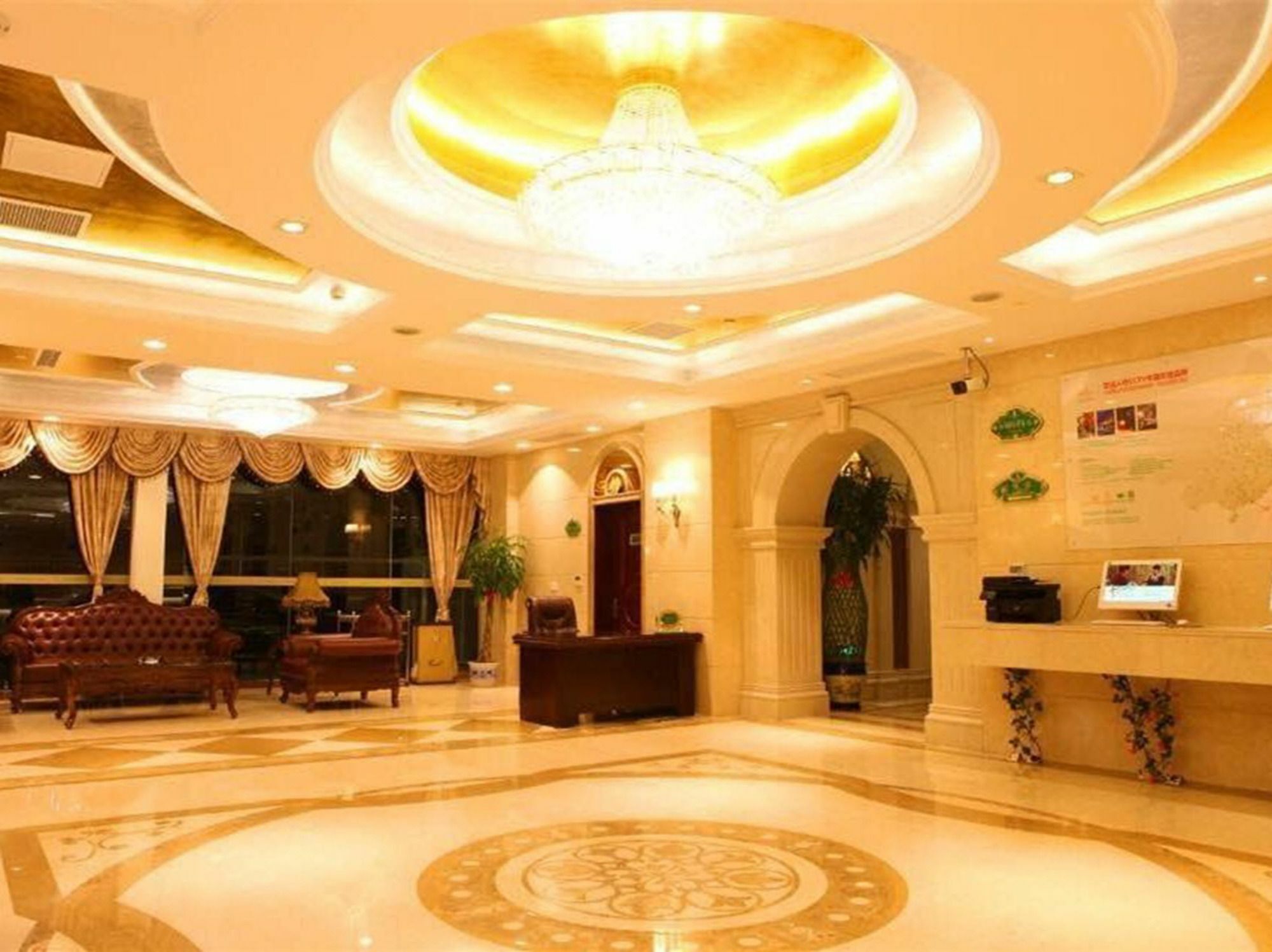 Hotel Vienna Hongqiao Airport Wanda Plaza 3*