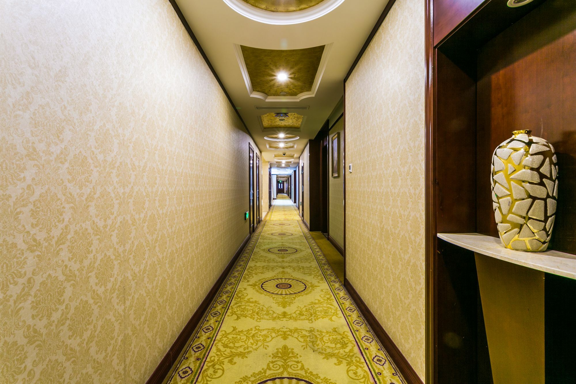 Vienna Hongqiao Airport Wanda Plaza Shanghai