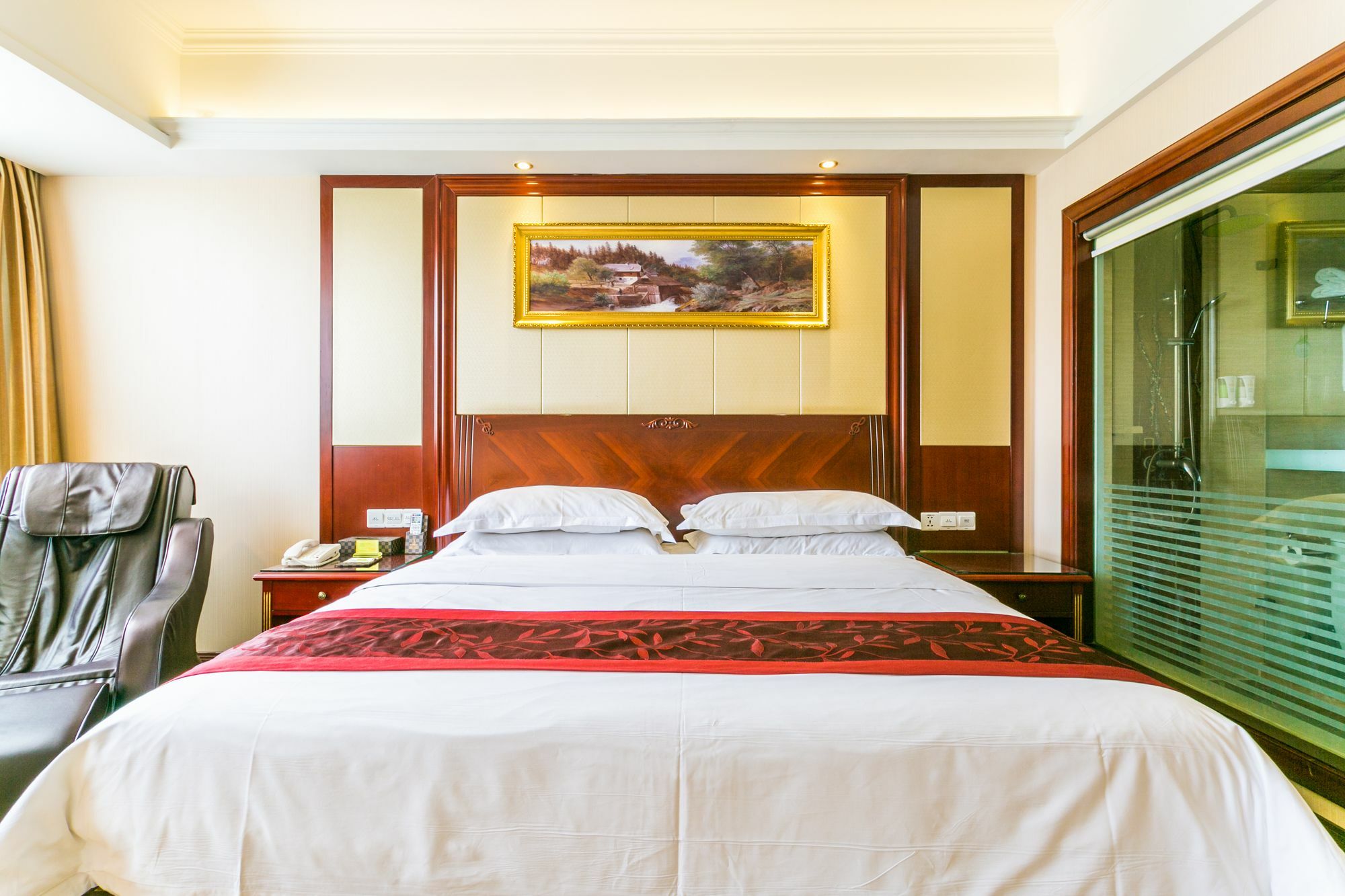Vienna Hongqiao Airport Wanda Plaza Hotel