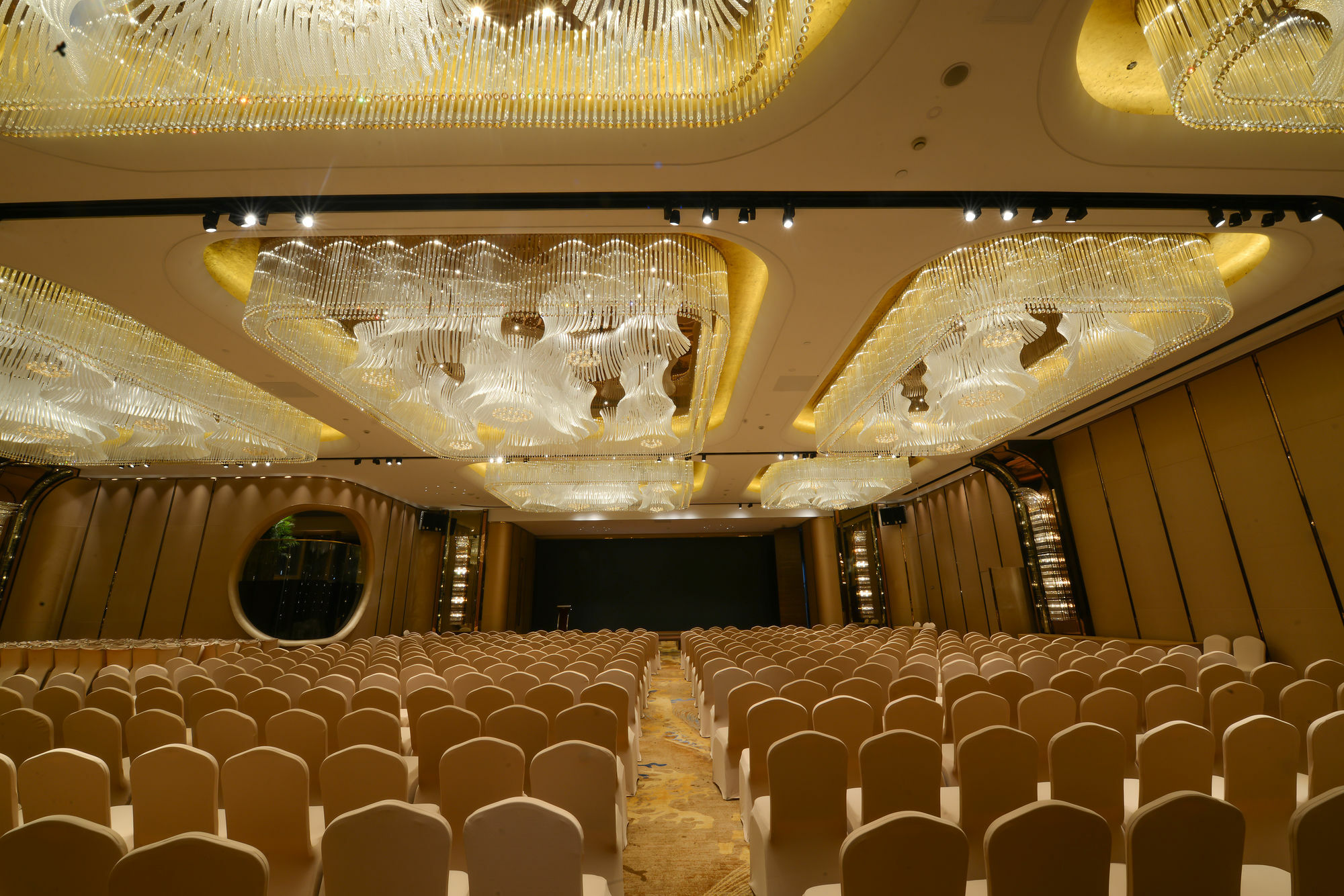 Ship 5* Shanghai