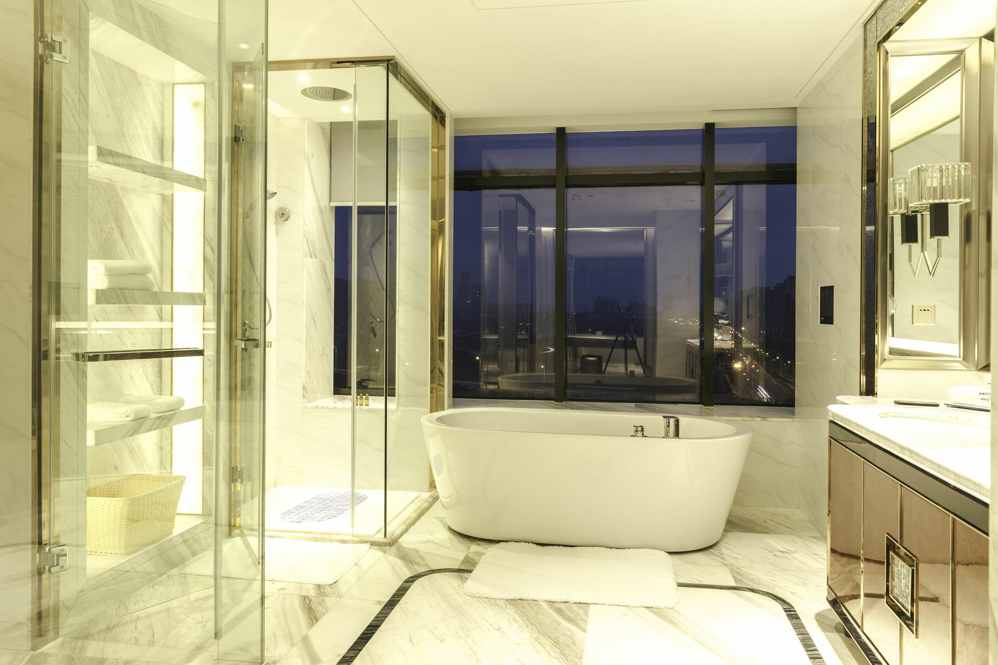 Ship 5* Shanghai