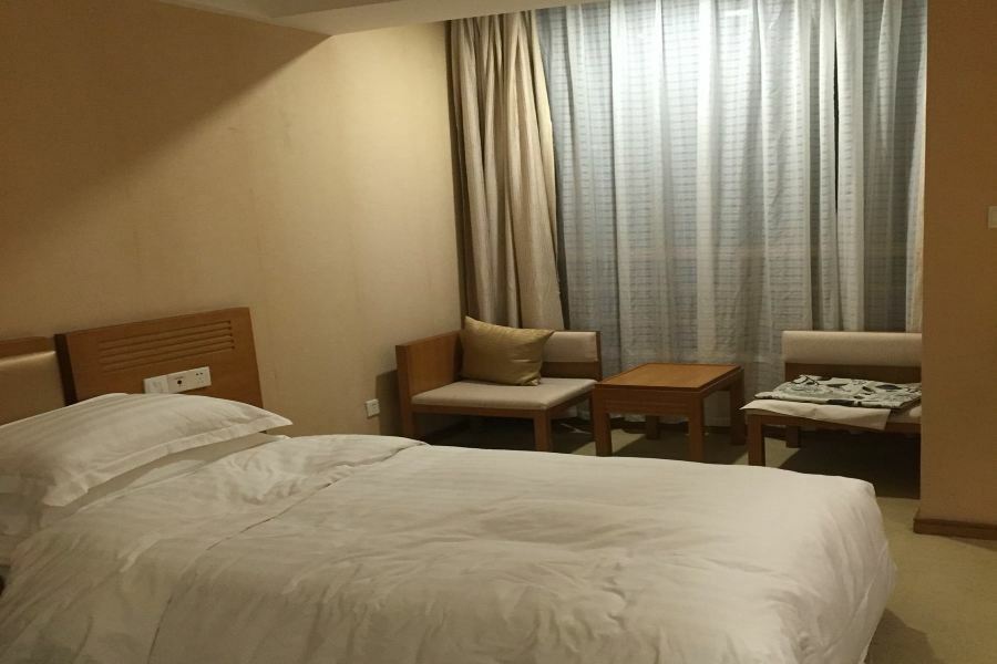 Days Hongkou Forture