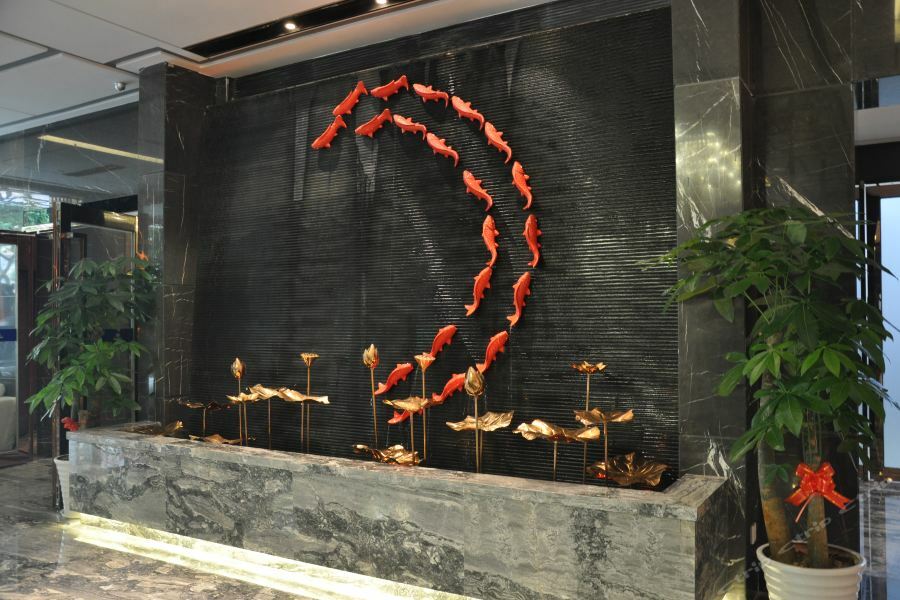Days Hongkou Forture