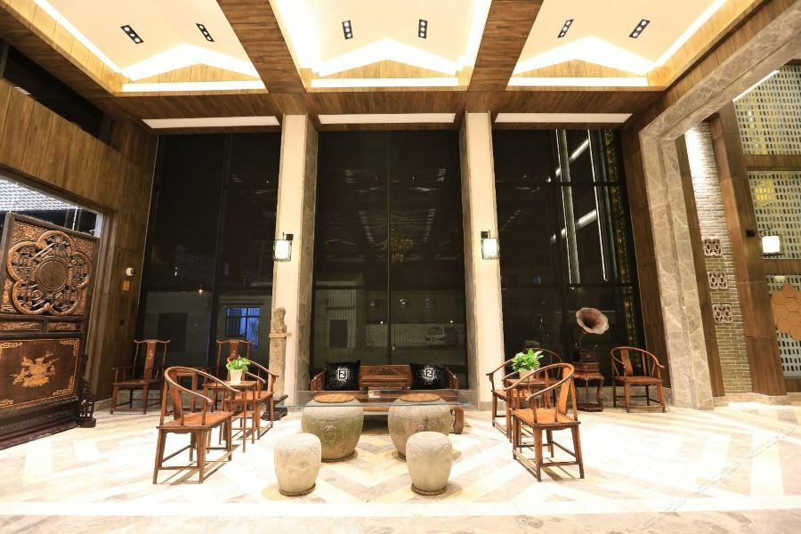 Hu Hua Yun Qing Yi Wan Hotel 2*