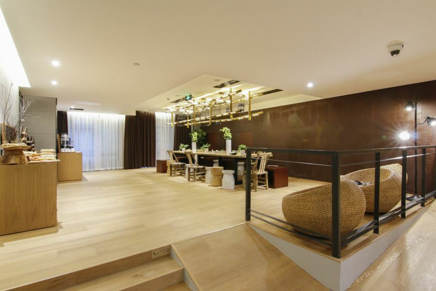 Tujia Sweetome Vacation East Nanjing Road Hotel