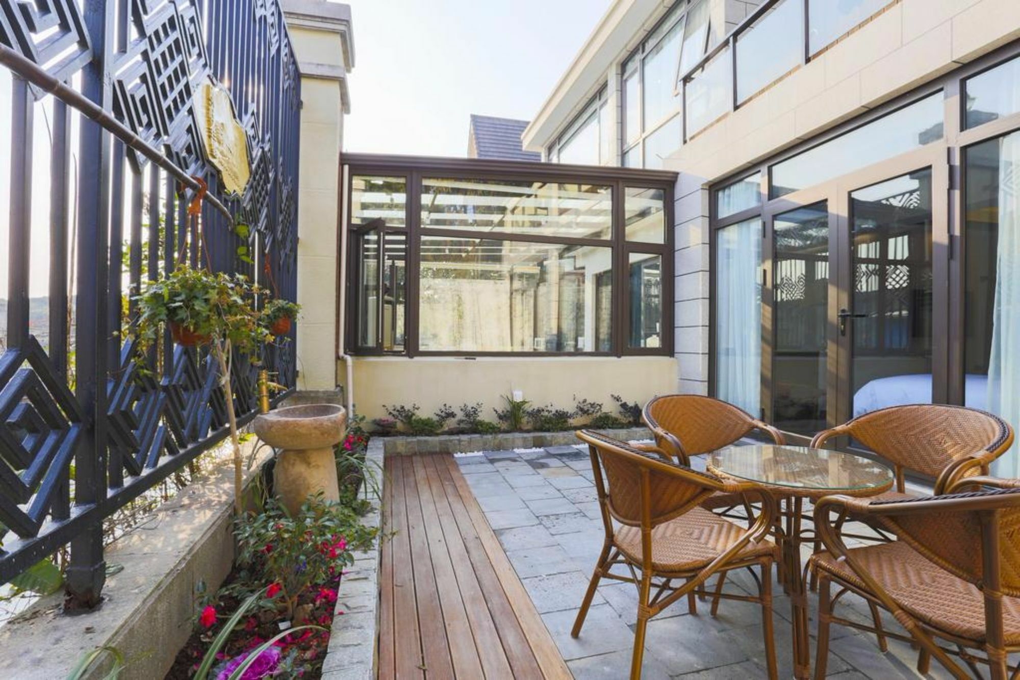 Bright House Hotel 3*
