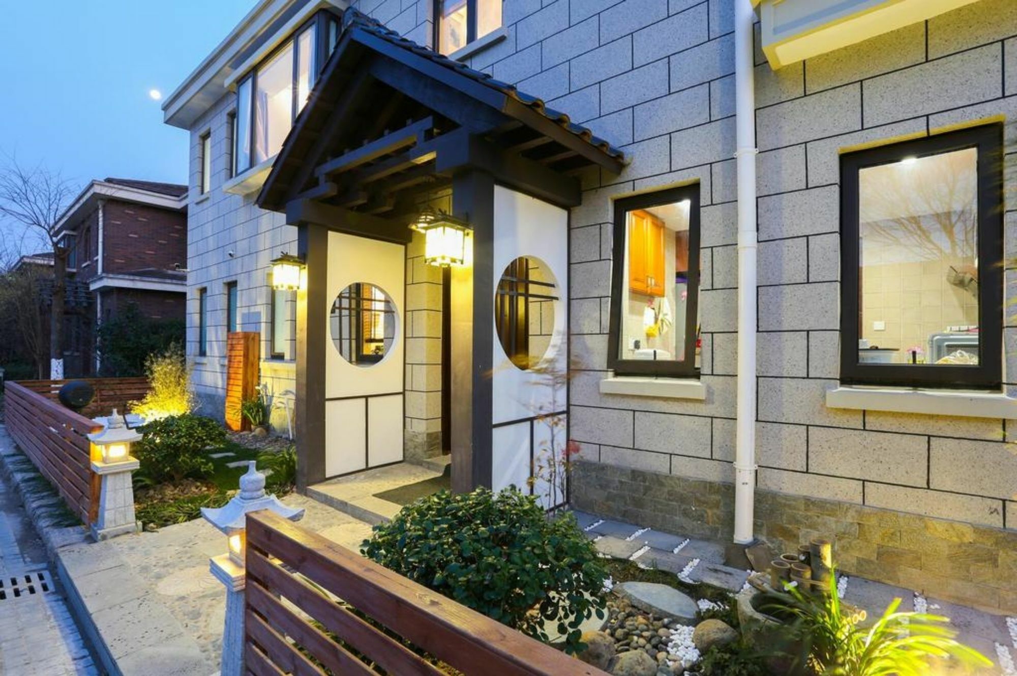 Hotel Bright House 3*