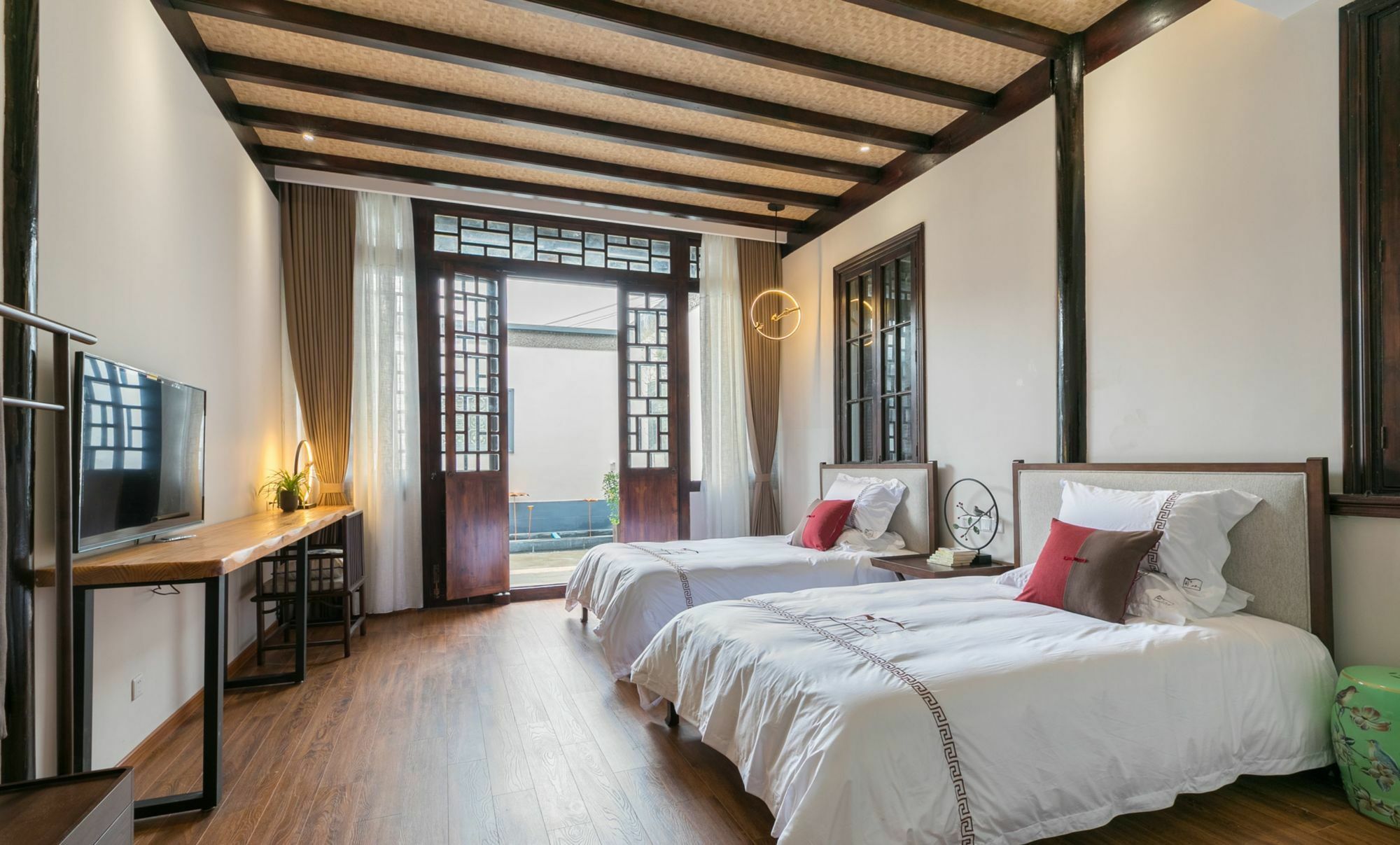 Yi Garden Cultural Branch 3*