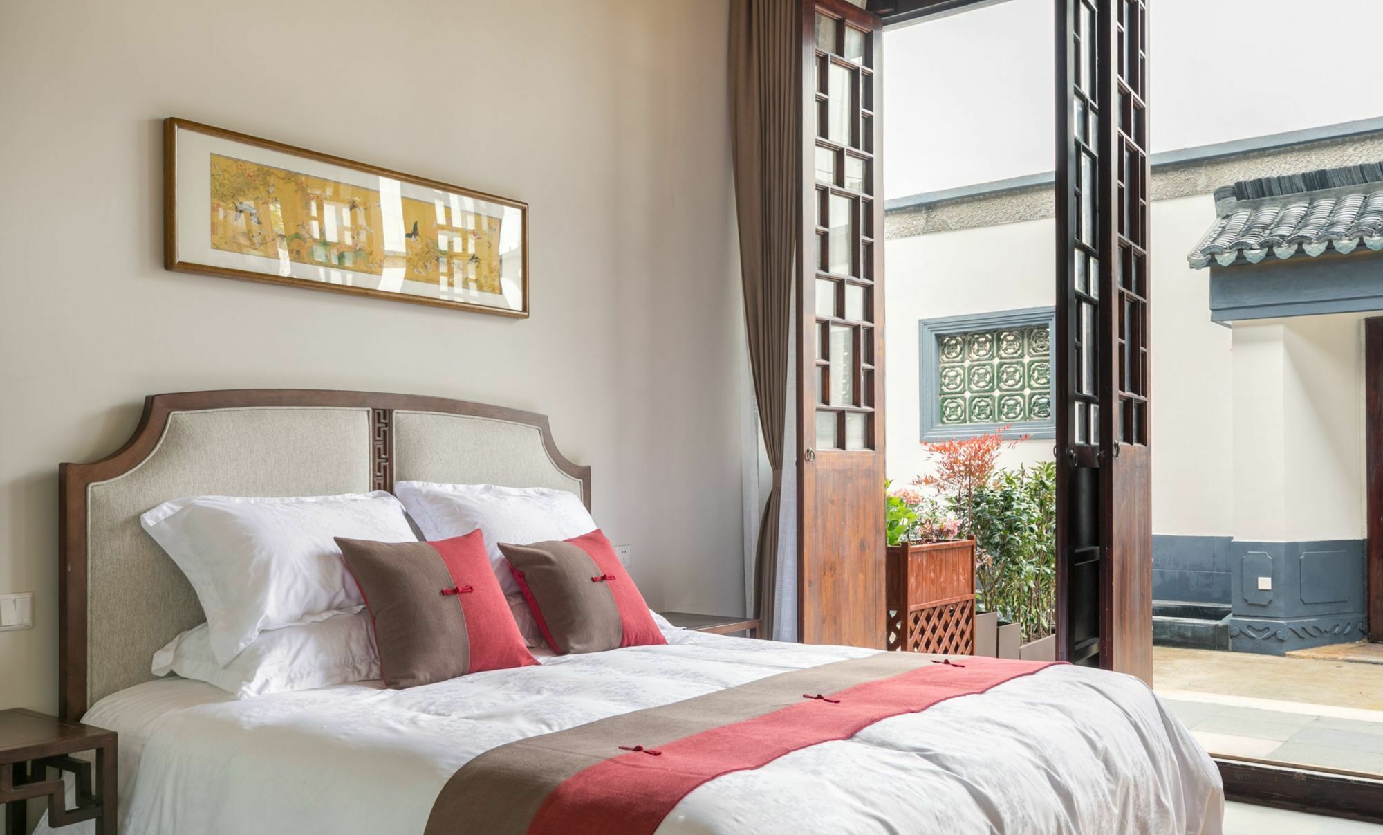 Yi Garden Cultural Branch Hotel