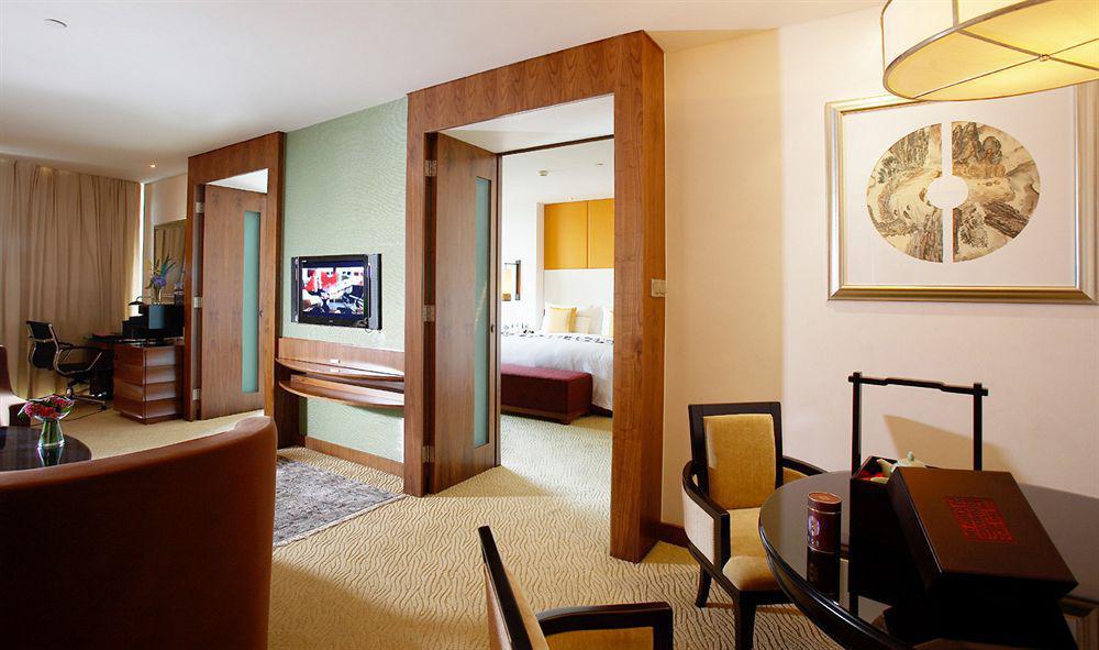 Grand Millennium Hongqiao Hotel 5*