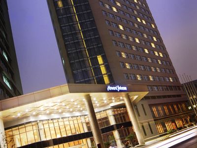 Howard Johnson Caida Plaza Hotel