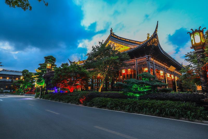 Royal Garden Shanghai-free Shuttle To And From & Pvg & Close Metro Line2 Easy To Sha New Expo 5*