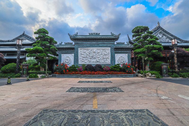 Royal Garden Shanghai-free Shuttle To And From & Pvg & Close Metro Line2 Easy To Sha New Expo Hotel 5*