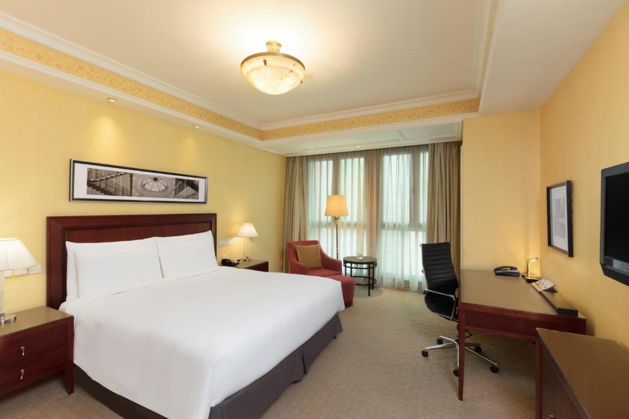 Parkline Century Park 5*